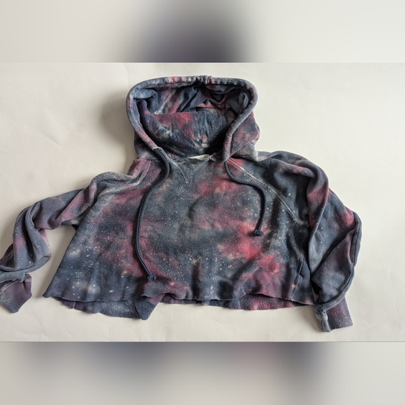 Spiritual Gangster Sweaters - Spiritual Gangster Galaxy Tie-Dye Women's Cropped Hoodie - Small - Blue and Pink